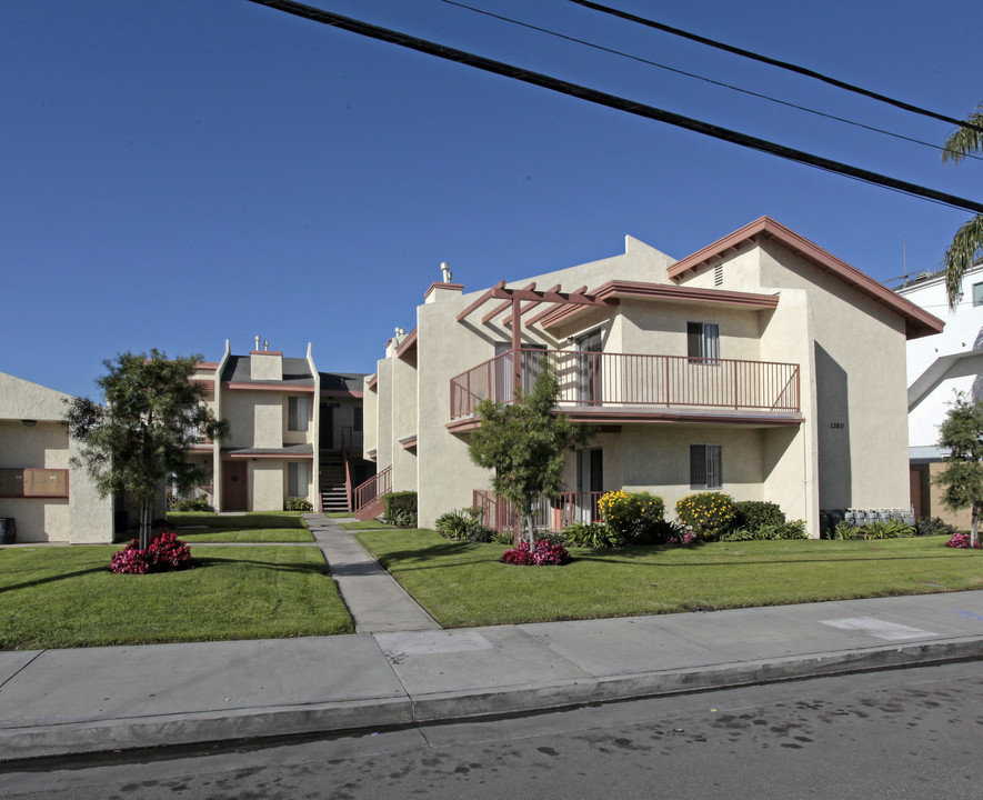 13811 Cherry St in Westminster, CA - Building Photo