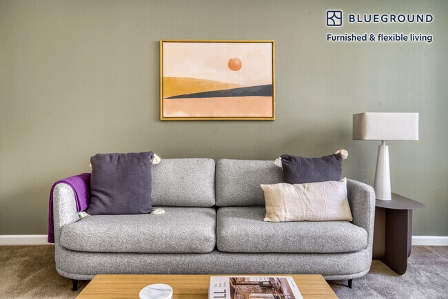 853 Commodore Dr, Unit FL3-ID1098 in San Bruno, CA - Building Photo - Building Photo