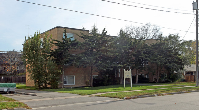 Brownstone Apartments in Whitby, ON - Building Photo - Building Photo