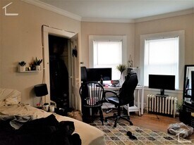 77 Linden St in Boston, MA - Building Photo