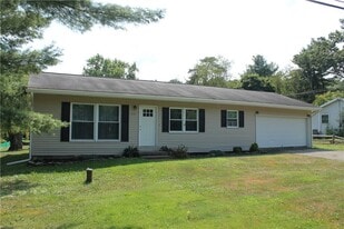 441 Chambers Rd in Horseheads, NY - Building Photo