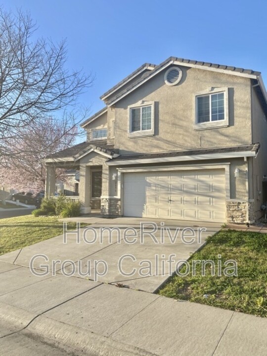 2696 Screech Owl Way in Sacramento, CA - Building Photo