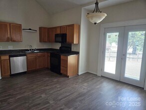 924 Harbour View Cove NE in Kannapolis, NC - Building Photo - Building Photo