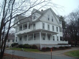 17 Highland Park, Unit apt 2 in Uxbridge, MA - Building Photo