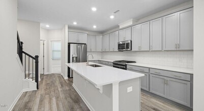 3709 Nova Star Ln in Raleigh, NC - Foto de edificio - Building Photo