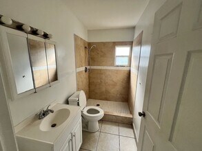 701 N J St in Lake Worth Beach, FL - Foto de edificio - Building Photo