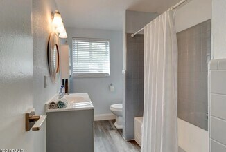 500 S Beach St, Unit D1 in Daytona Beach, FL - Building Photo - Building Photo