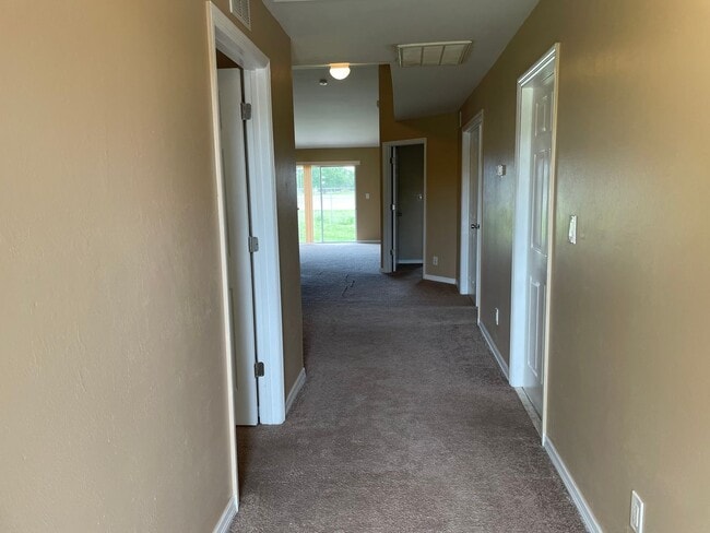 2519 Park Rd in Lehigh Acres, FL - Building Photo - Building Photo