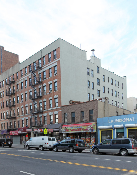 1946 Amsterdam Ave in New York, NY - Building Photo