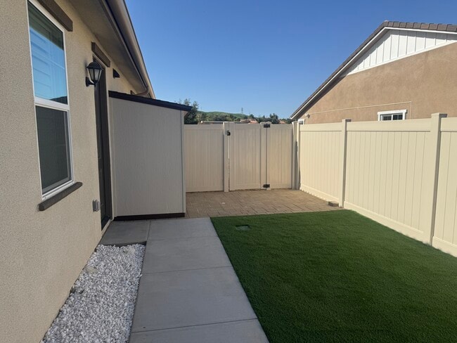 11762 Saddleback Dr, Unit 1 in Redlands, CA - Foto de edificio - Building Photo