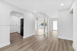 2131 SW 98th Pl in Miami, FL - Building Photo - Building Photo