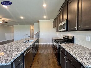 2360 Manor Pointe Dr in Cumming, GA - Building Photo - Building Photo