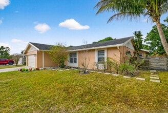 849 Camellia Dr in Royal Palm Beach, FL - Building Photo - Building Photo