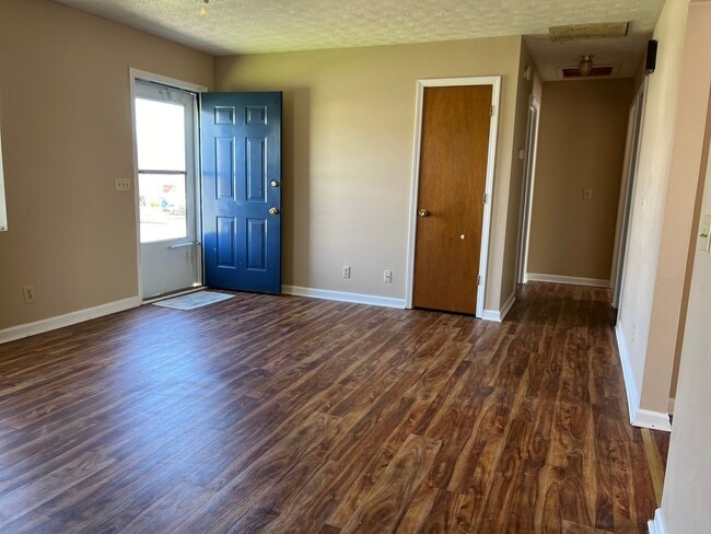 17-19 Lynn Dr in Lawrenceburg, KY - Building Photo - Building Photo