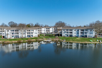 Lake Edge Condos in Lexington, KY - Building Photo - Primary Photo