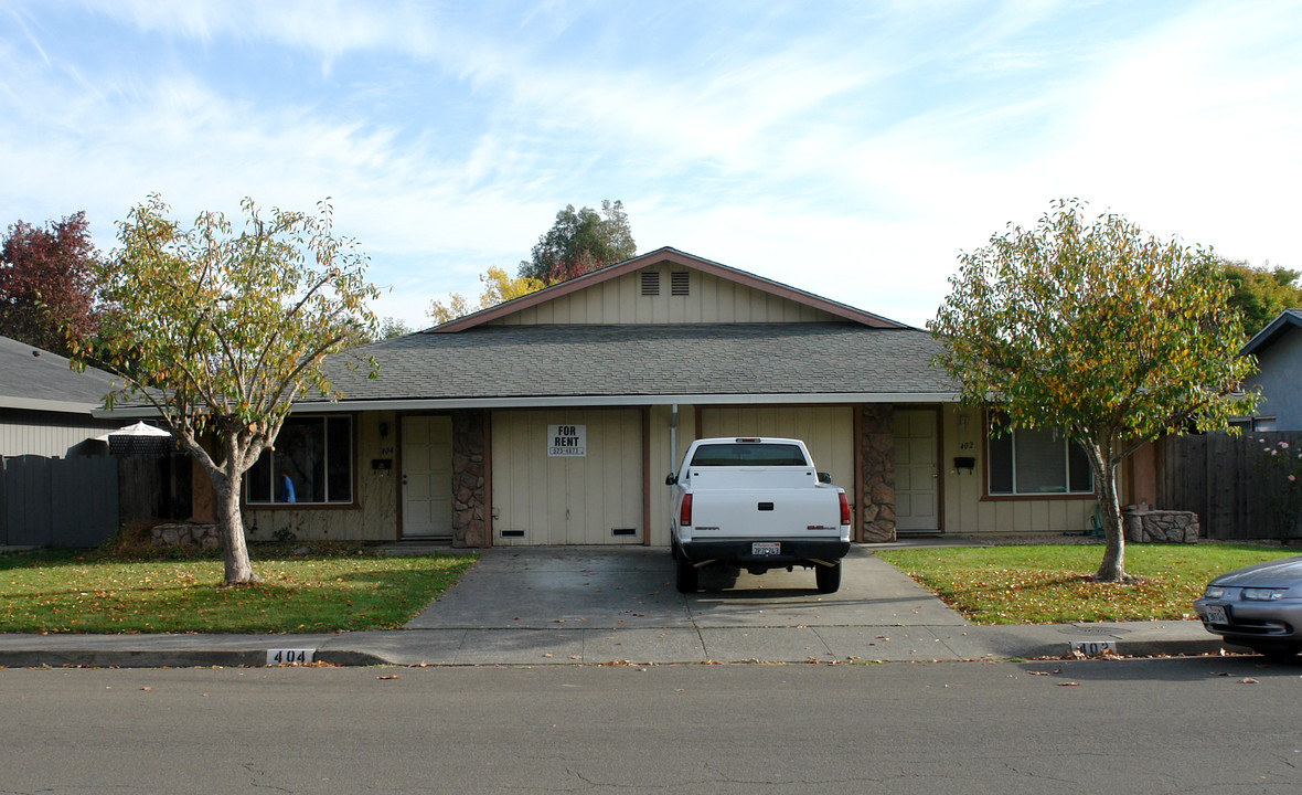 402 Lincoln Ave in Cotati, CA - Building Photo