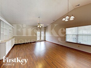 540 Buffalo Run Dr in Indianapolis, IN - Building Photo - Building Photo