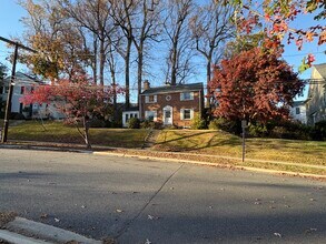22 Kentbury Way in Bethesda, MD - Building Photo - Building Photo