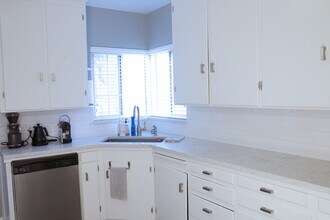 2294 S 2000 E in Salt Lake City, UT - Building Photo - Building Photo