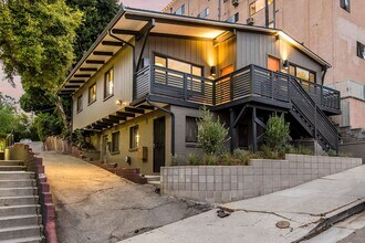 2053-2067 N. Argyle Ave in Los Angeles, CA - Building Photo - Building Photo