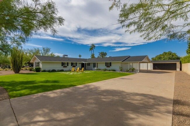 5214 N 43RD PL in Phoenix, AZ - Building Photo - Building Photo