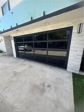 7127 White Oak Ave in Los Angeles, CA - Foto de edificio - Building Photo