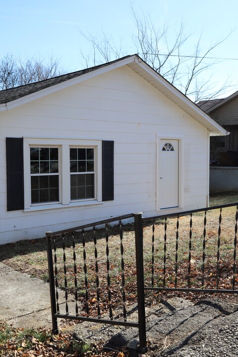 1712 High Ave in Jefferson City, TN - Building Photo