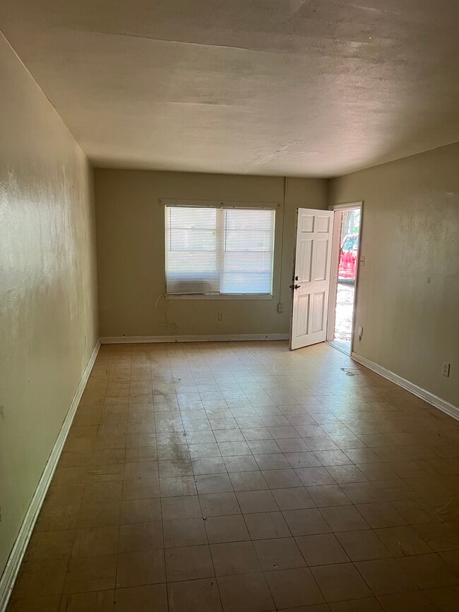 717 9th Ave, Unit B