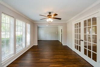 11610 Cypresswood Dr in Houston, TX - Building Photo - Building Photo