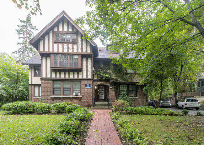 1052 Baldwin Ave in Ann Arbor, MI - Foto de edificio - Building Photo