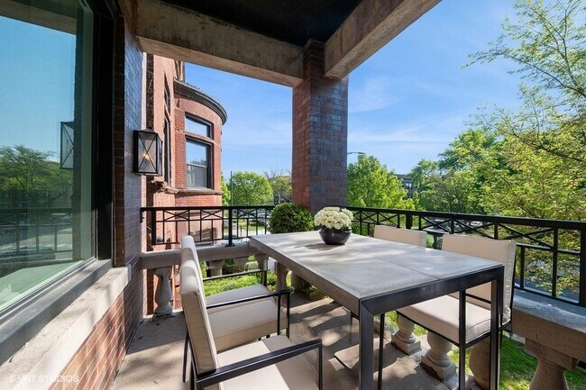 4559 S Michigan Ave in Chicago, IL - Foto de edificio - Building Photo