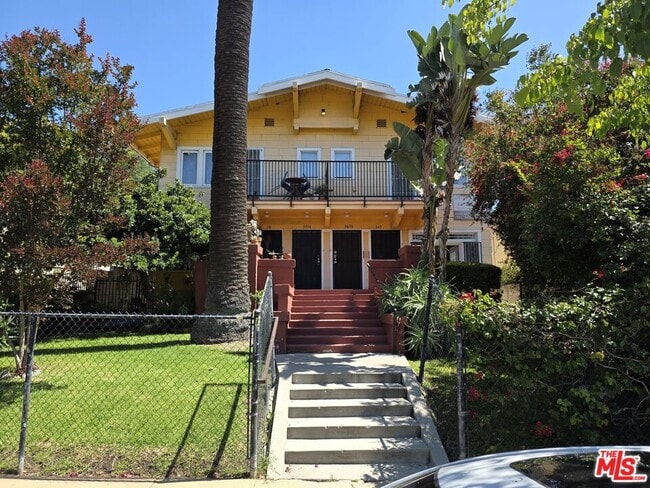 property at 367 N Avenue 52