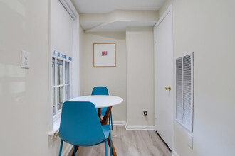 409 D St SE in Washington, DC - Building Photo - Building Photo