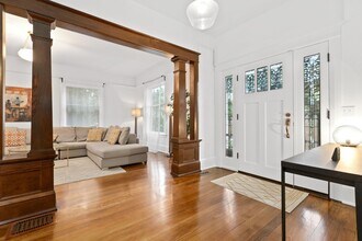 3939 Burke Ave N in Seattle, WA - Building Photo - Building Photo