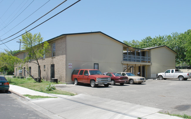 Oak Creek Apartments in Austin, TX - Foto de edificio - Building Photo