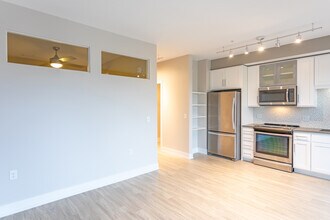 The Finn Apartments in St. Paul, MN - Building Photo - Interior Photo