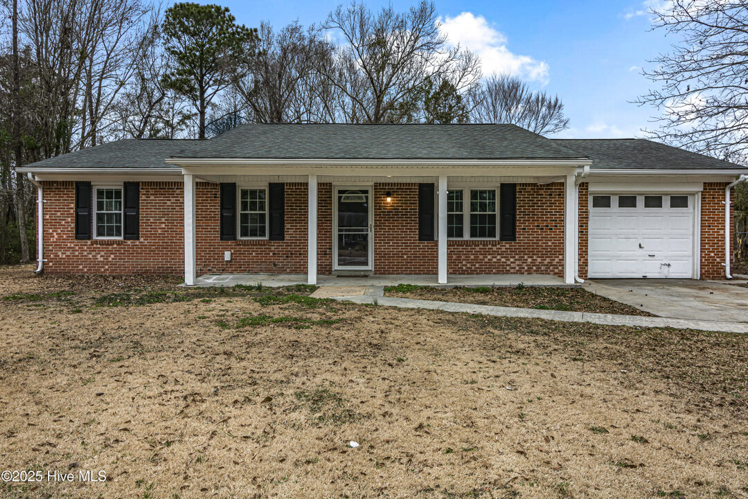 236 White Oak Blvd in Jacksonville, NC - Building Photo