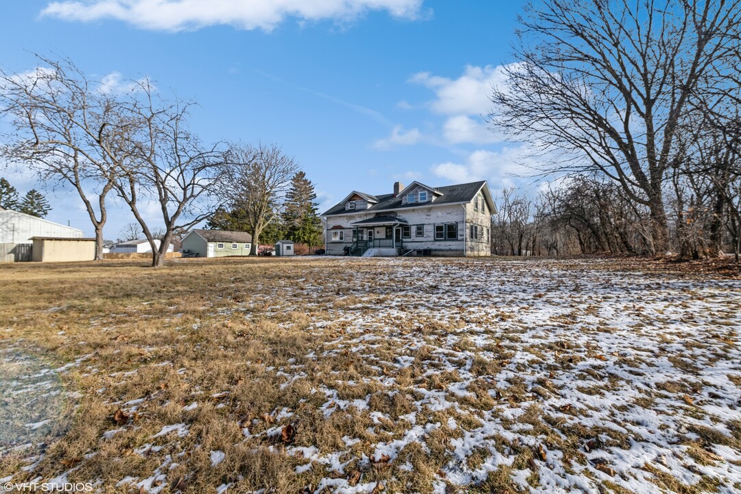 38592 Illinois Rte 59 in Lake Villa, IL - Building Photo