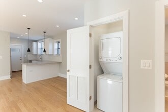 2623 W Berwyn Ave, Unit 2 in Chicago, IL - Foto de edificio - Building Photo