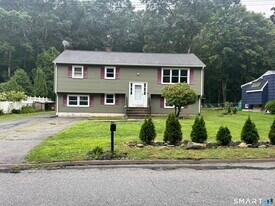 9 Fulmore Dr in Waterford, CT - Building Photo