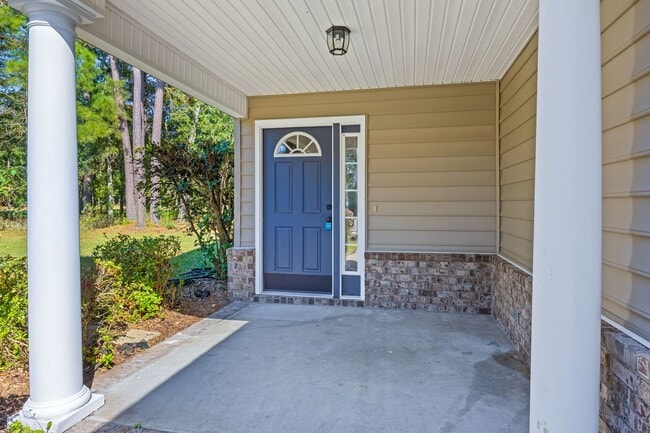 75 Oak Ridge Cir in Richmond Hill, GA - Foto de edificio - Building Photo