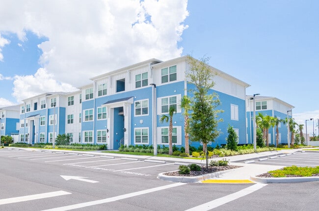Seminole Square in Largo, FL - Building Photo - Building Photo