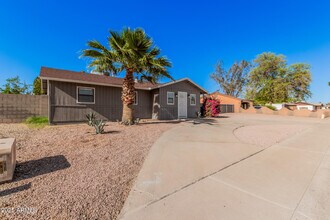 14009 N 49th Ave in Glendale, AZ - Building Photo - Building Photo