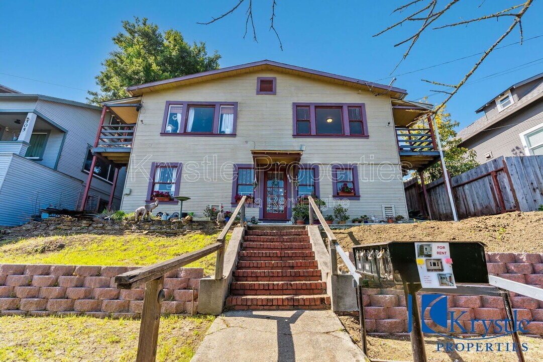 517 Alhambra St in Crockett, CA - Building Photo