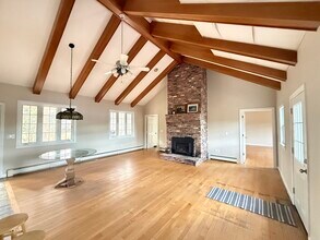 186 County Rd in Wareham, MA - Building Photo - Building Photo