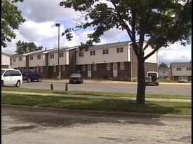 Fairgrounds Valley Apartments