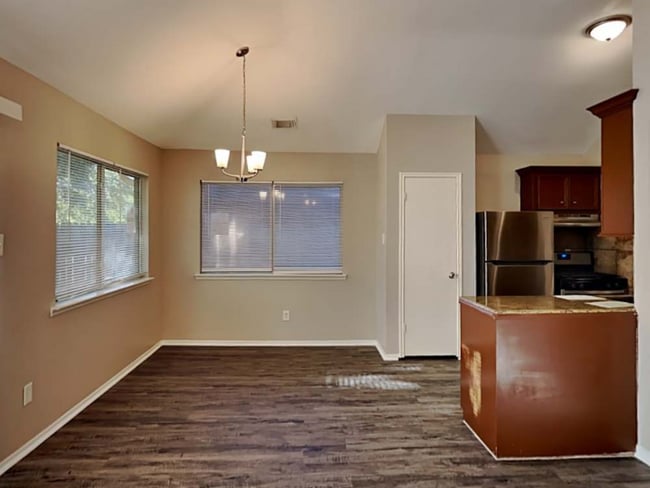 4927 Vancouver Blvd in Richmond, TX - Building Photo - Building Photo