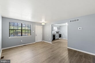 348 Woodlawn Terrace in Collingswood, NJ - Building Photo - Building Photo