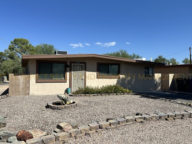 5223 E Lee St in Tucson, AZ - Foto de edificio - Building Photo