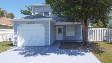 4722 Lakeside Cir in West Palm Beach, FL - Building Photo - Building Photo